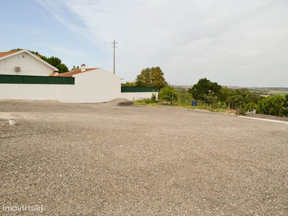 Moradia T2, com Restaurante