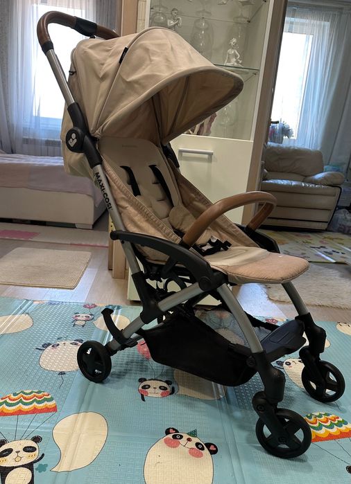 Детская прогулочная компактная коляска maxi cosi laika