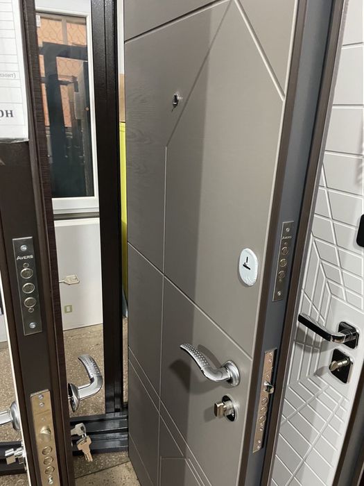 Распродажа входных дверей,дешево !