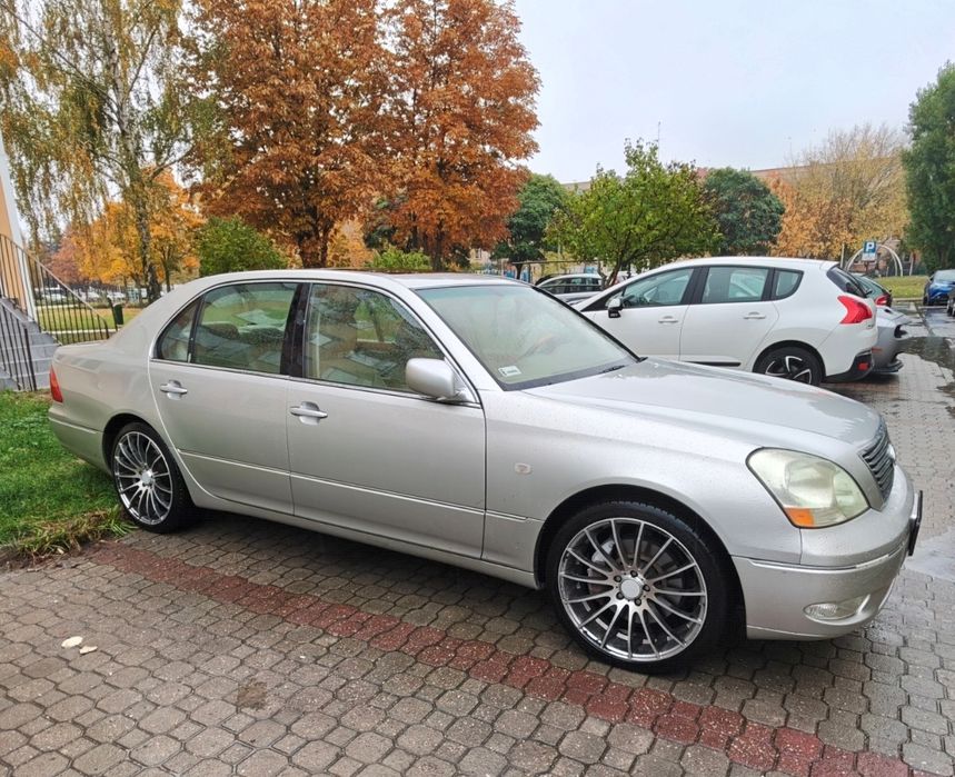 Lexus LS