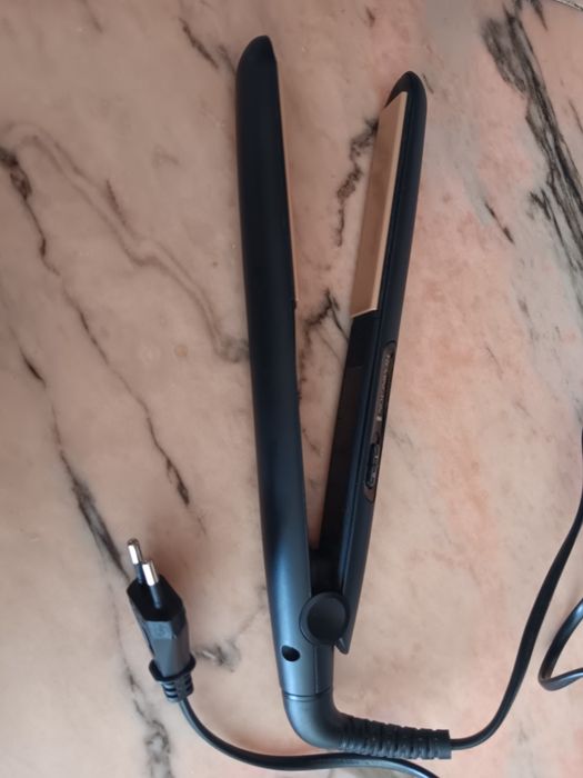 Prancha de Cabelo Remington
A funcionar perfeitamente, aquece bem, pouco uso. Entrego em