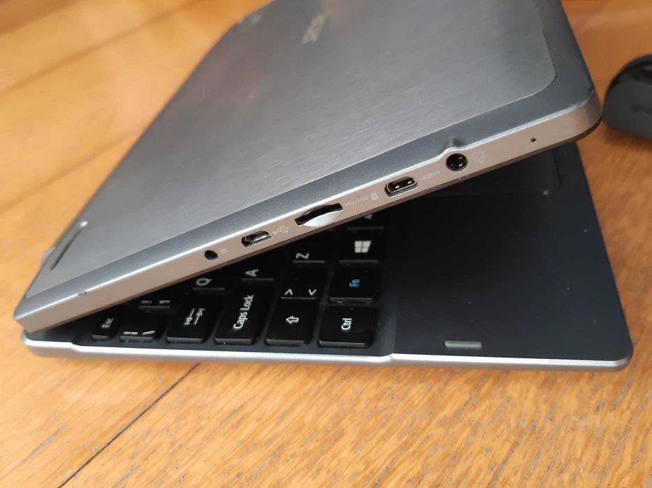 Acer Computer with Touch64584623229443123