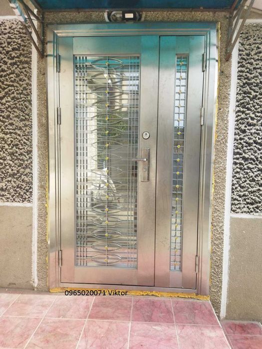 Двері вхідні  Двери входные