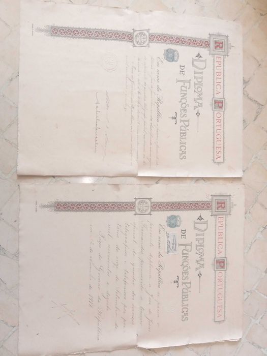 Diplomas diversos e antigos