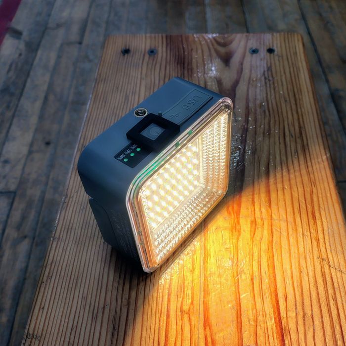 Аккумуляторна лампа Smiling Shark LY-8281A, аварійне світло: 450