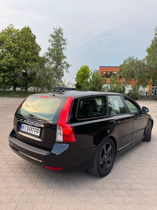 Volvo v50 2010 р