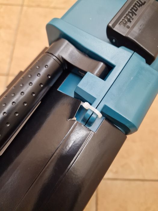 Перфоратор Makita HR2652  с пылесборником.