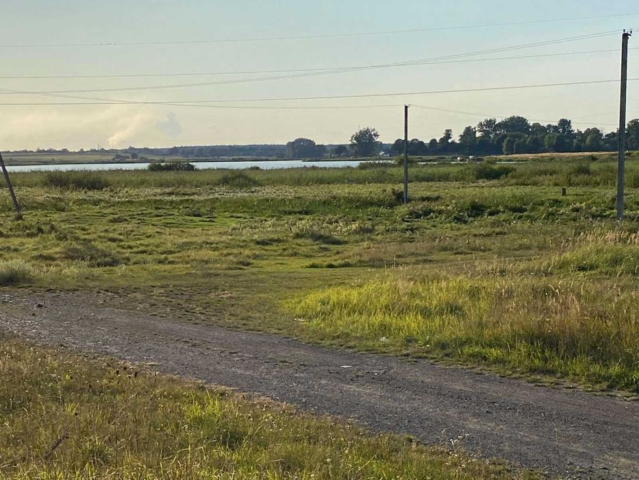 Продам рівну фасадну ділянку над ставком 2 га