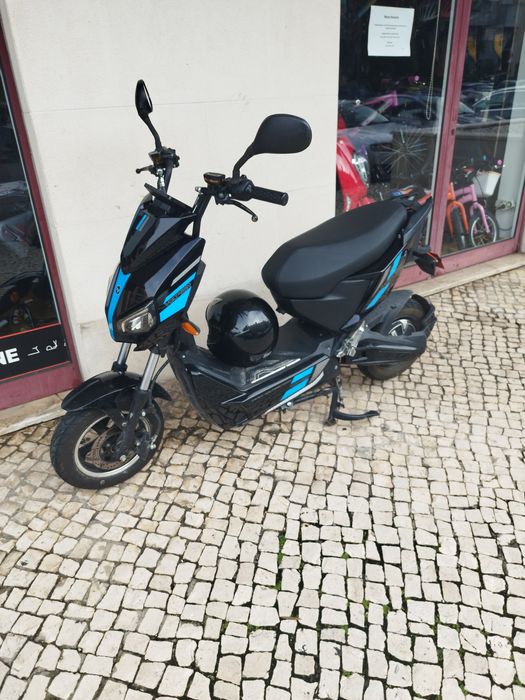 Scooter elétrica para trocar por um PC