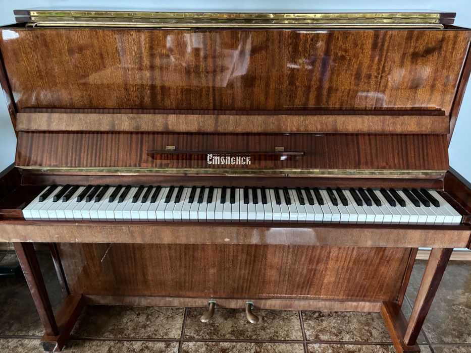 Pianino Smolensk z 1991 r. Bardzo dobry stan