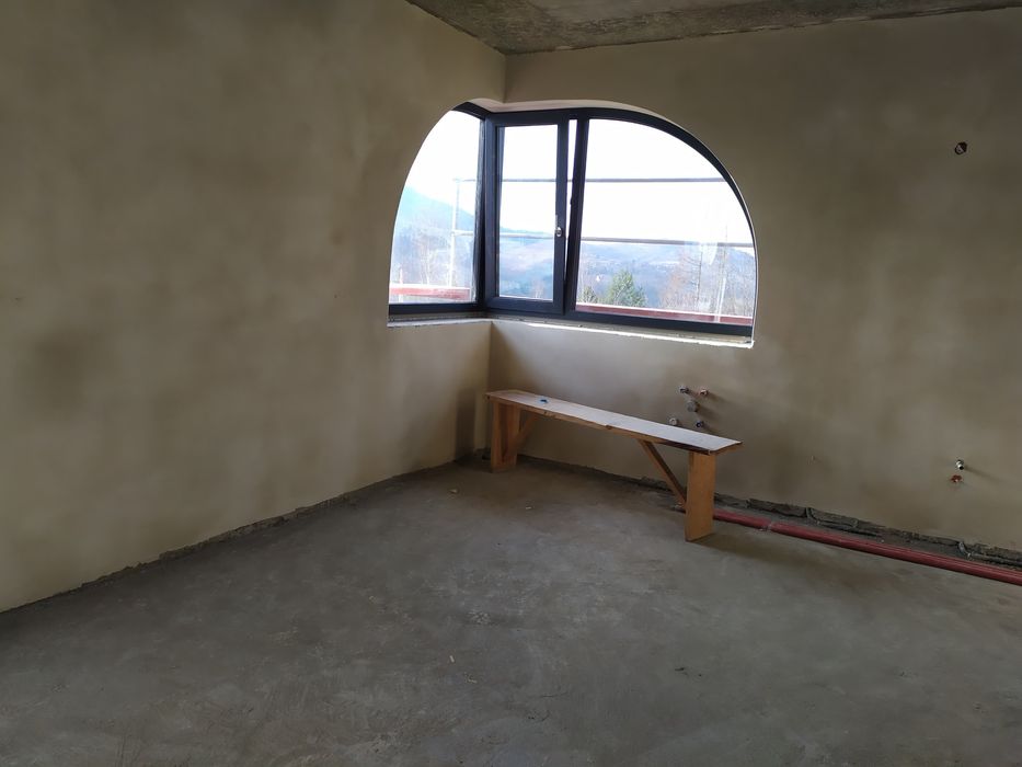 Tynki maszynowe gipsowe cementowo-wapienne