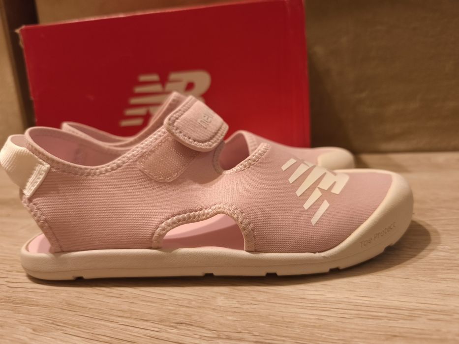Nowe sandałki New Balance