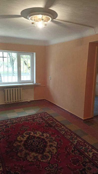 Продам 2 ком. квартиру в кирпичном доме. V
