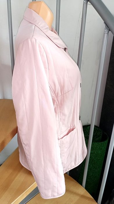 Kurtka przejściowa wiatrówka pudrowy róż pikowana kieszenie