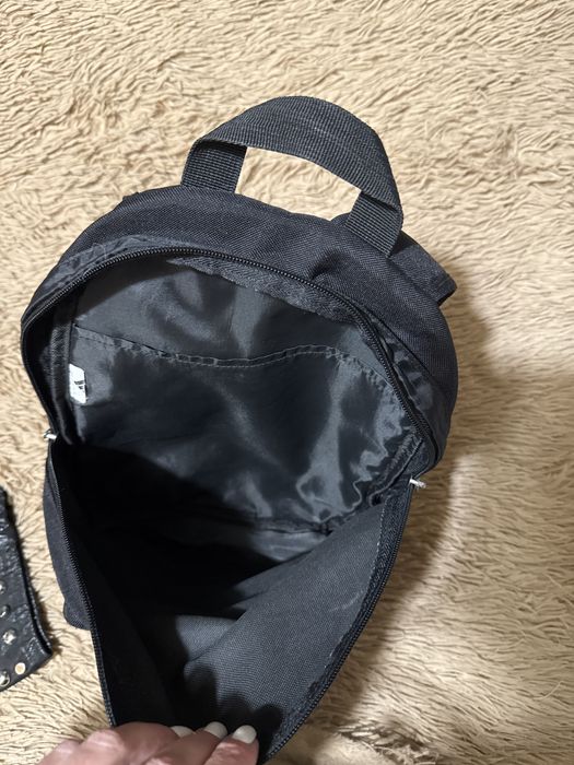 Рюкзак adidas.