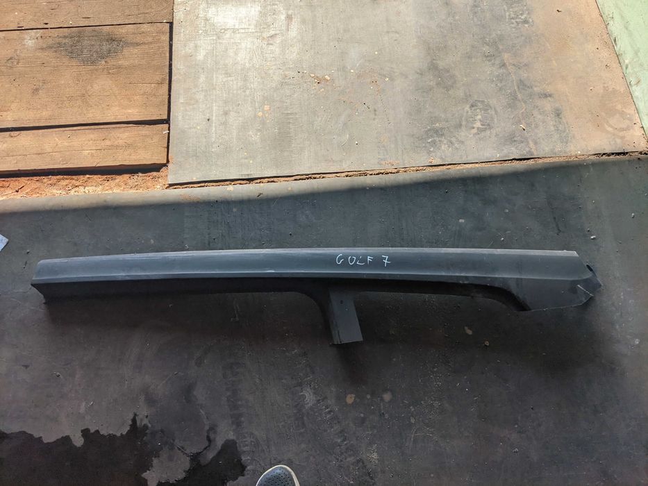 Филенка стойки крыши на Golf 7 универсал