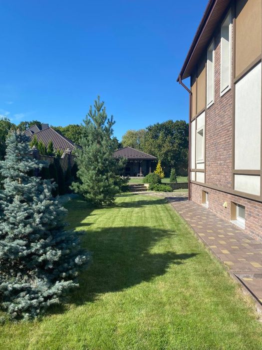 Продаж укомплектованого будинку з гаражем в районі Агропереробки!