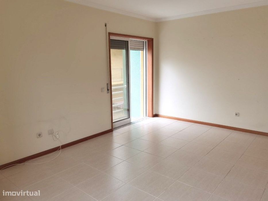 Apartamento T2 para arrendamento junto à praia de Esmoriz!