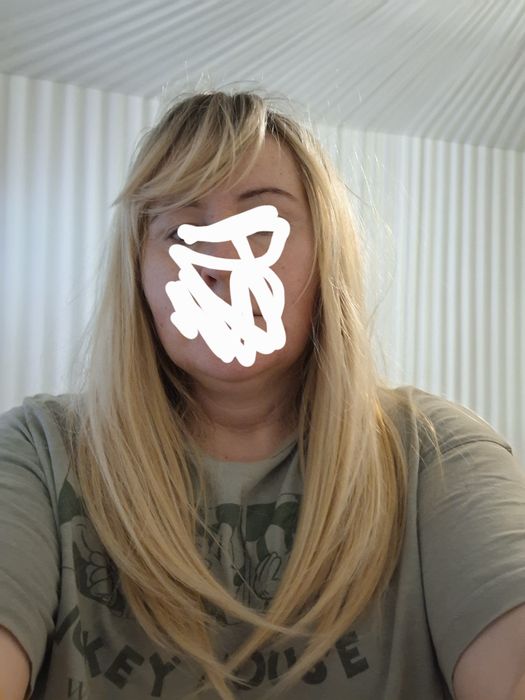 Peruka syntetyczne blond z odrostem amor