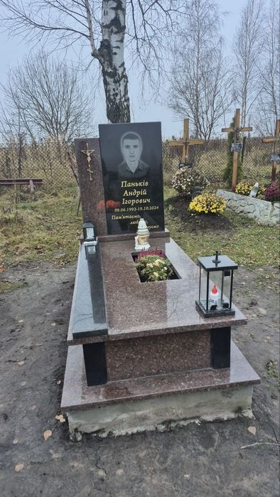 Виробництво пам'ятників