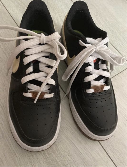 Nike Air Force 1 LV8