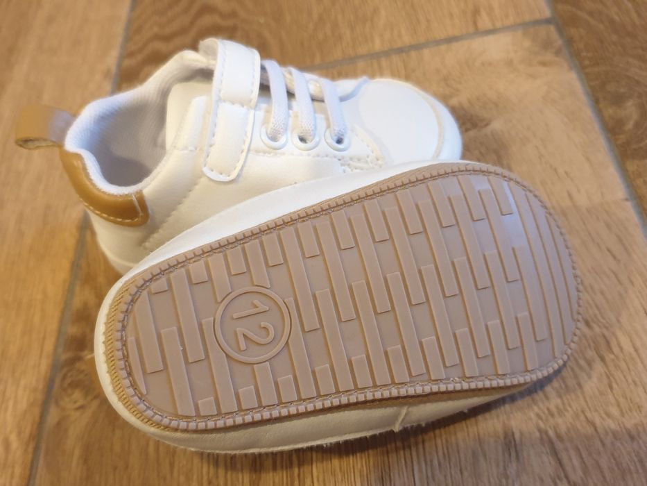 Buciki niemowlęce, niechodki.