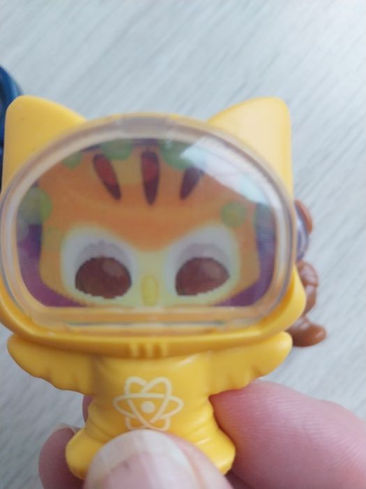 10 figurek Milka Secret Box z mrugającymi oczami