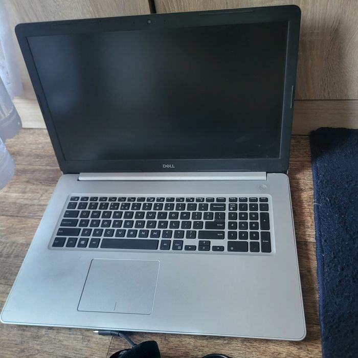 Laptop Dell P35E sprawny