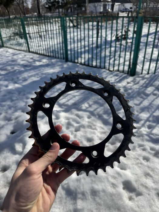 Продам зірку на 43 зуба на мотоцикл