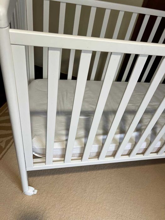 Berço de bebé incluido com colchão