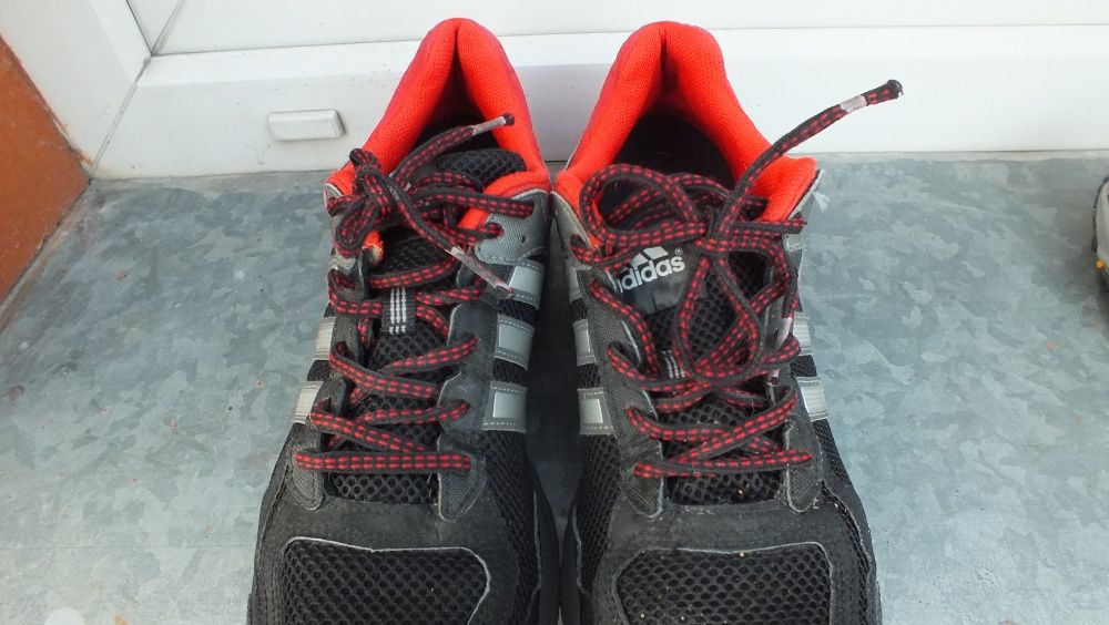 Super buty sportowe marki Adidas roz 44 2/3