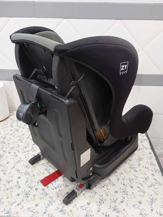 Cadeira Isofix ZY cinzenta