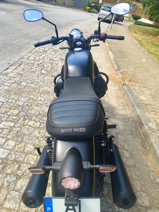 Moto Guzzi V7 Stone centenário como nova