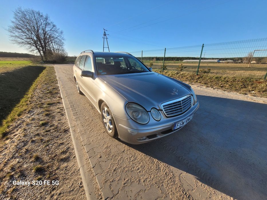 Mercedes-Benz E211