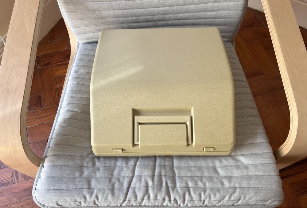 Máquina de Escrever Marathon, modelo 2000R,