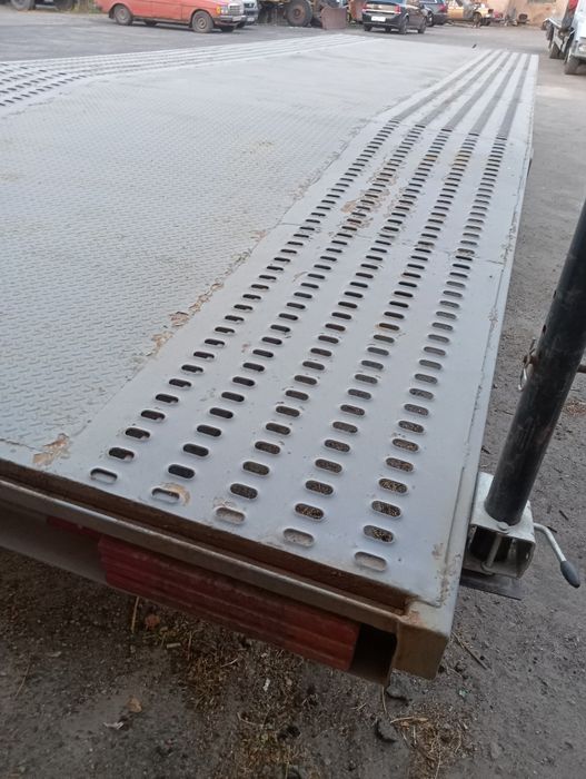 Причіп для перевезення авто