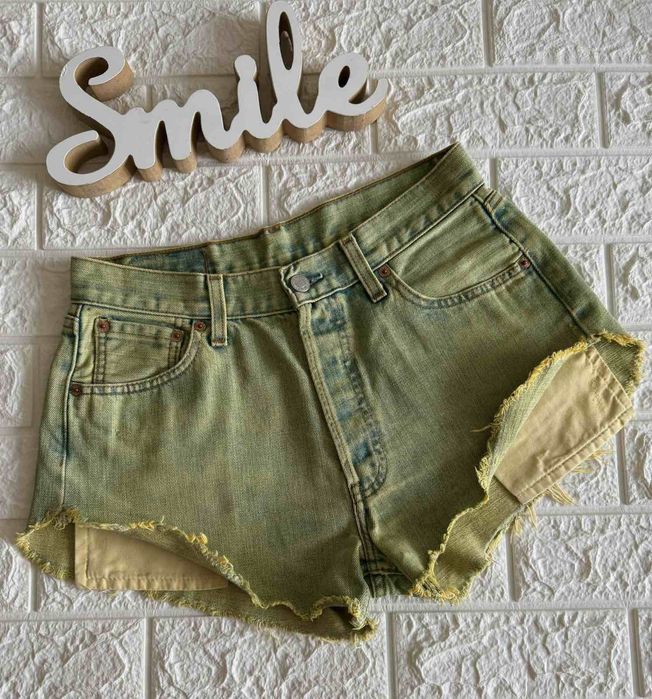 Cтильні шорти Levi's.