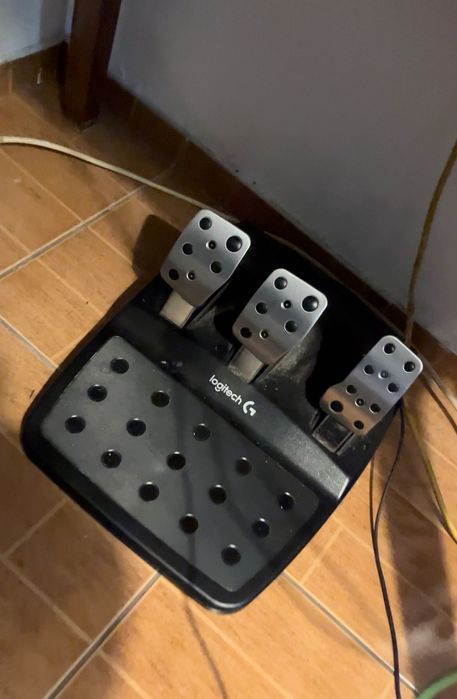 Volante+pedais logitech g29
