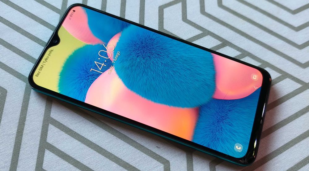 Samsungi dwa modele A30s i J7/6 i Xiaomi Redmi 5 uszkodzony