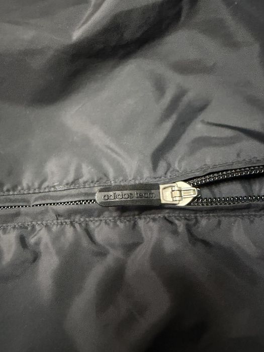 Спортивна куртка-вітровка Adidas