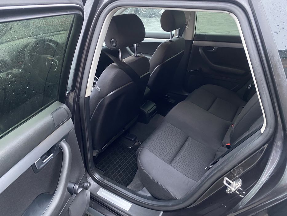 Дуже гарний стан.Колір Сірий.