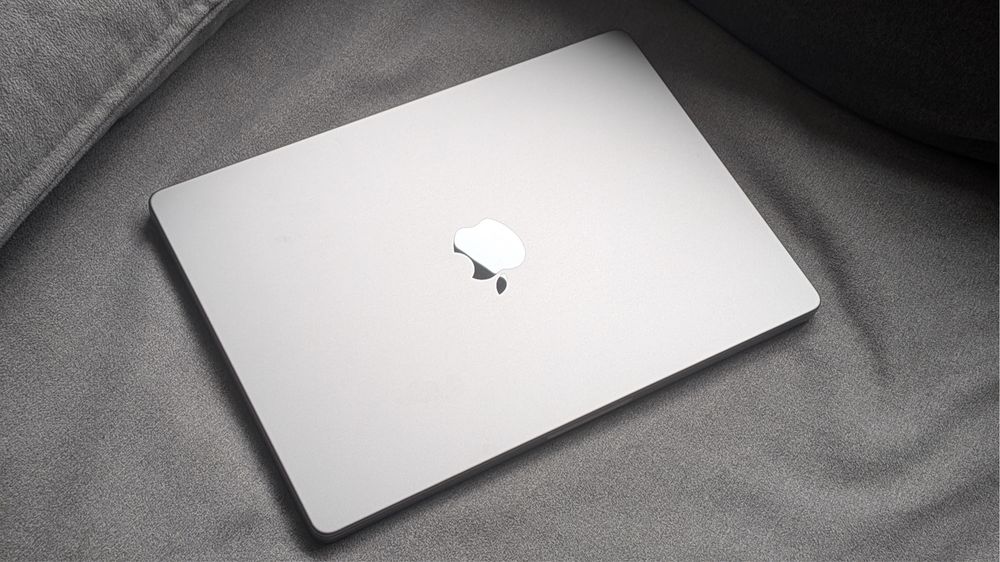 Macbook Pro M2 Max 32 GB 8 TB
