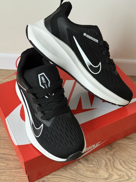 Кроссовки  Nike Zoom