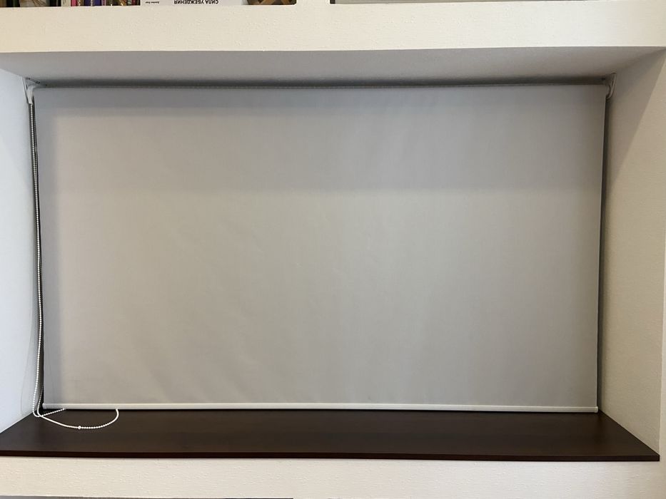 Продам екран для проєктора (166 см)