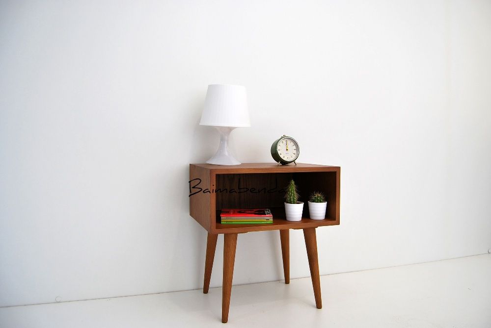 Mesa de Cabeceira ou apoio retro vintage estilo nordico