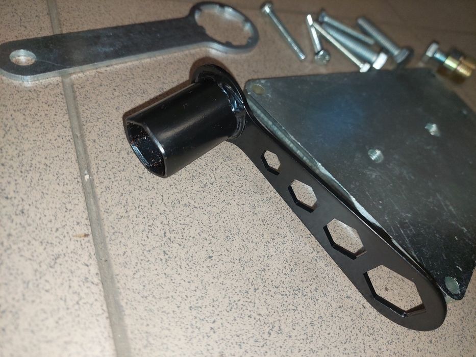 Sprzedam zestaw silnika rometowskiego motorynka klucze ściągacze kpl