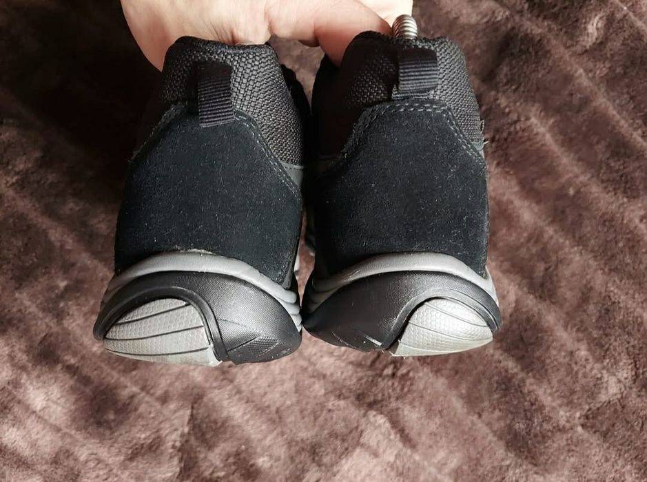 Черевики clarks gore tex 

Розмір по бірці:  41р

Замір по стельці: 27