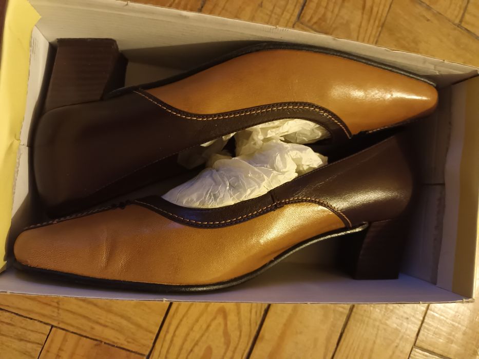 Sapatos pele  - Novos - baixa de preço