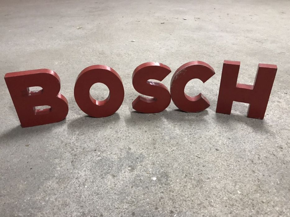 Publicidade Bosch em madeira