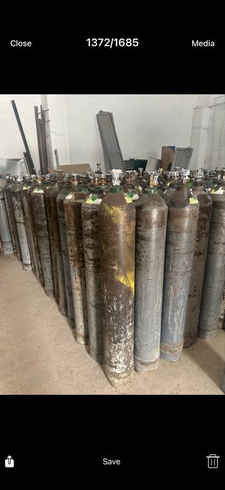 Різні види газів у балонах